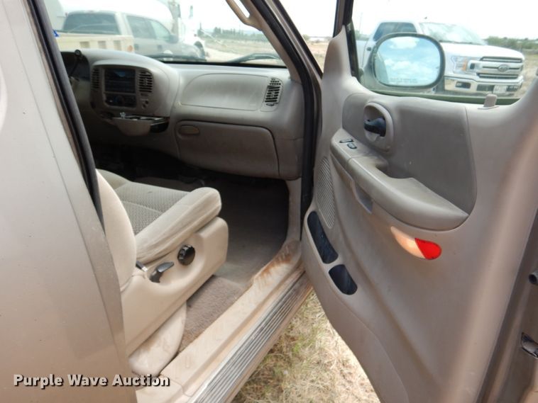 image for item DM6392 2001 Ford F150 XLT  SuperCab pickup truck