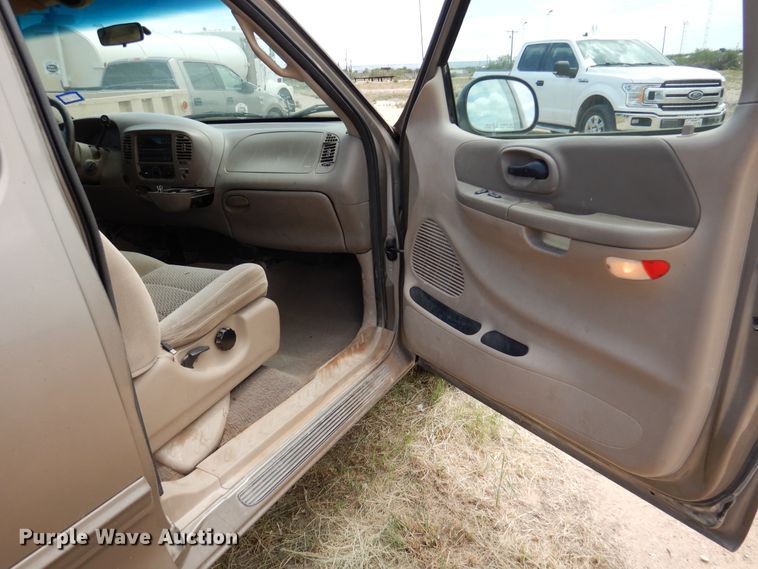 image for item DM6392 2001 Ford F150 XLT  SuperCab pickup truck