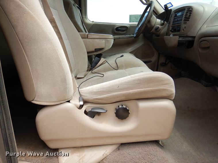 image for item DM6392 2001 Ford F150 XLT  SuperCab pickup truck