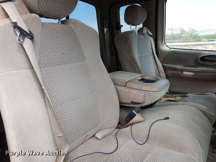 image for item DM6392 2001 Ford F150 XLT  SuperCab pickup truck