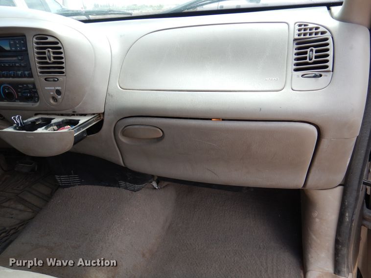 image for item DM6392 2001 Ford F150 XLT  SuperCab pickup truck