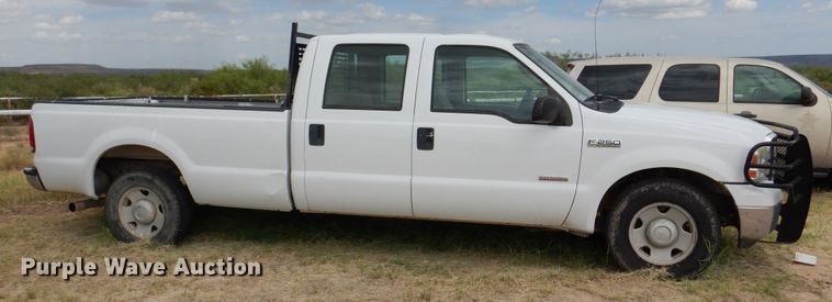 image for item DM6395 2006 Ford F250 Super Duty  Crew Cab pickup truck