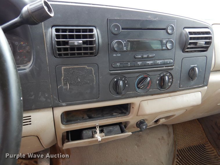 image for item DM6395 2006 Ford F250 Super Duty  Crew Cab pickup truck