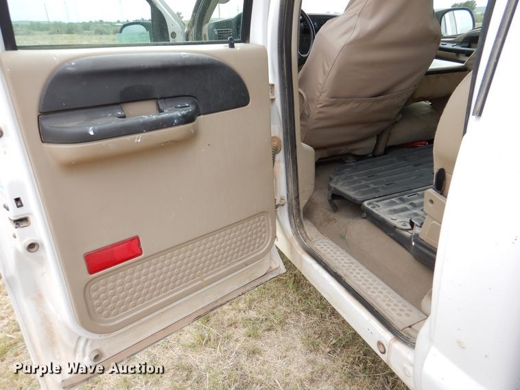 image for item DM6395 2006 Ford F250 Super Duty  Crew Cab pickup truck