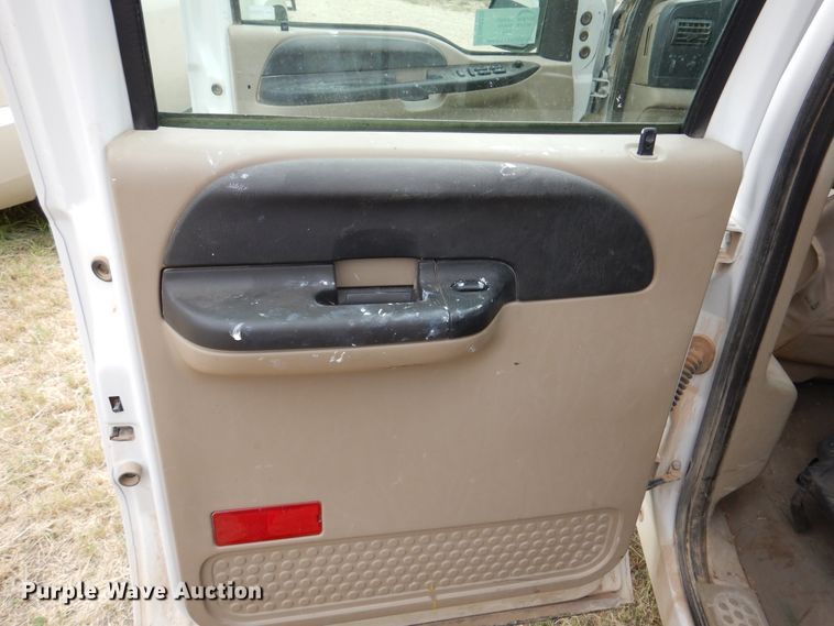 image for item DM6395 2006 Ford F250 Super Duty  Crew Cab pickup truck