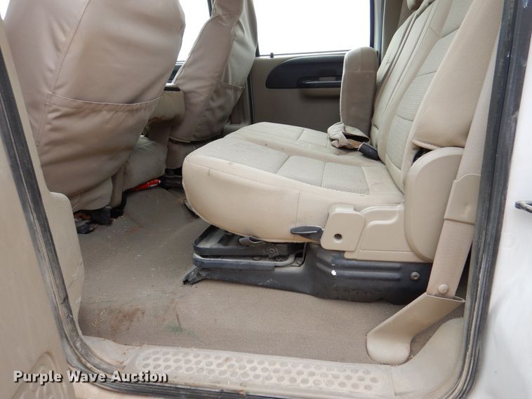 image for item DM6395 2006 Ford F250 Super Duty  Crew Cab pickup truck