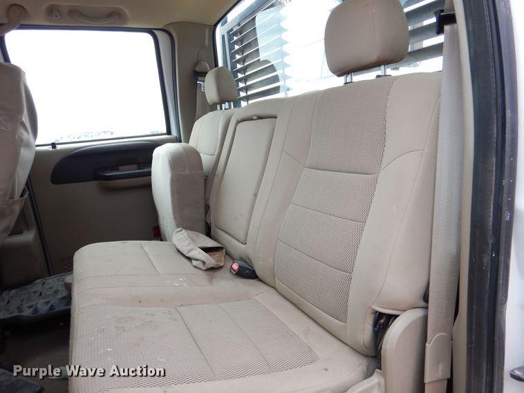 image for item DM6395 2006 Ford F250 Super Duty  Crew Cab pickup truck