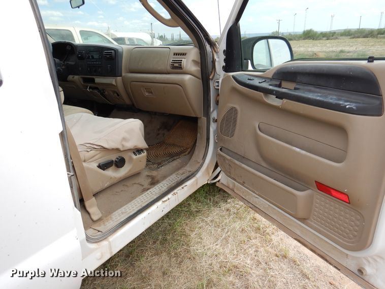 image for item DM6395 2006 Ford F250 Super Duty  Crew Cab pickup truck