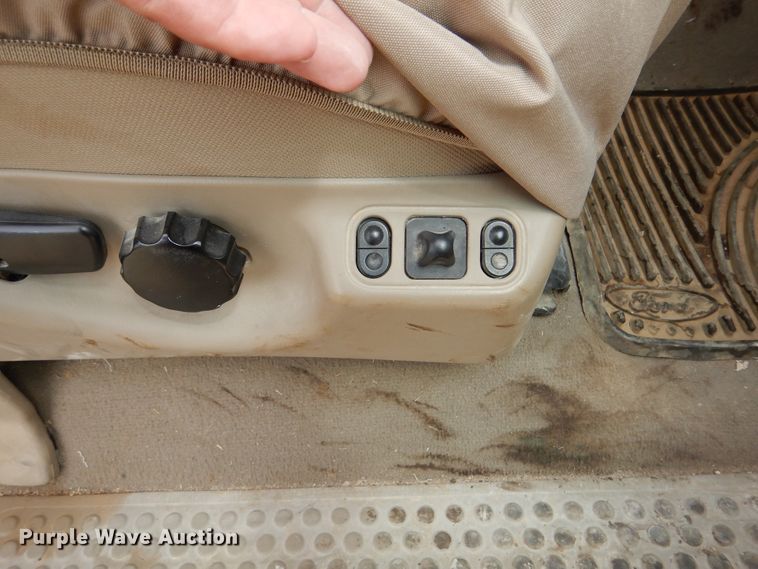 image for item DM6395 2006 Ford F250 Super Duty  Crew Cab pickup truck