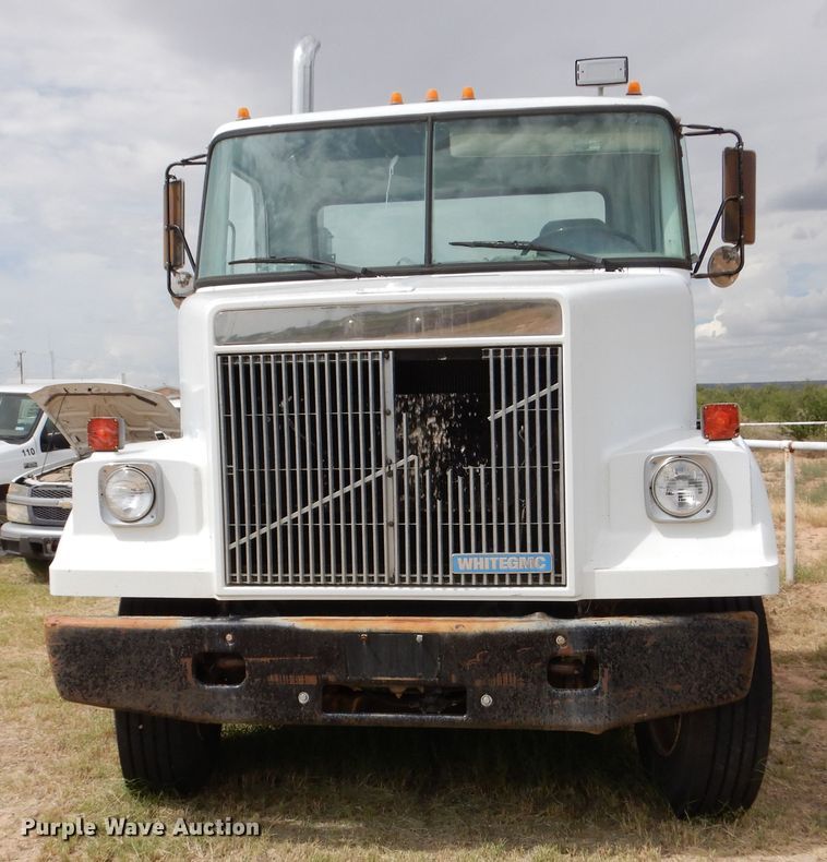 image for item DM6396 1989 White GMC WCS  semi truck