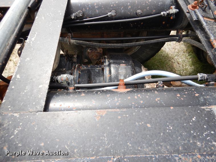 image for item DM6396 1989 White GMC WCS  semi truck