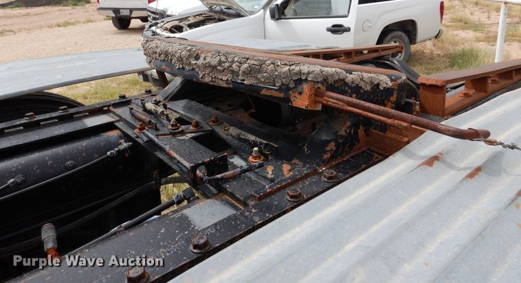 image for item DM6396 1989 White GMC WCS  semi truck