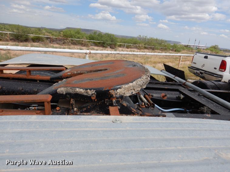 image for item DM6396 1989 White GMC WCS  semi truck