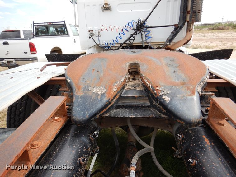 image for item DM6396 1989 White GMC WCS  semi truck