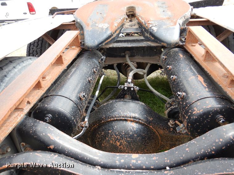 image for item DM6396 1989 White GMC WCS  semi truck