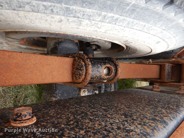 image for item DM6396 1989 White GMC WCS  semi truck