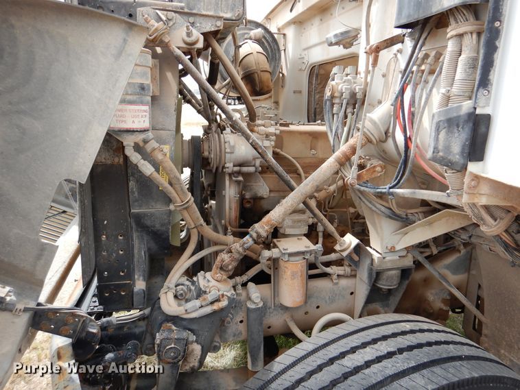 image for item DM6396 1989 White GMC WCS  semi truck