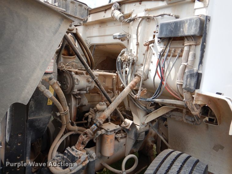 image for item DM6396 1989 White GMC WCS  semi truck