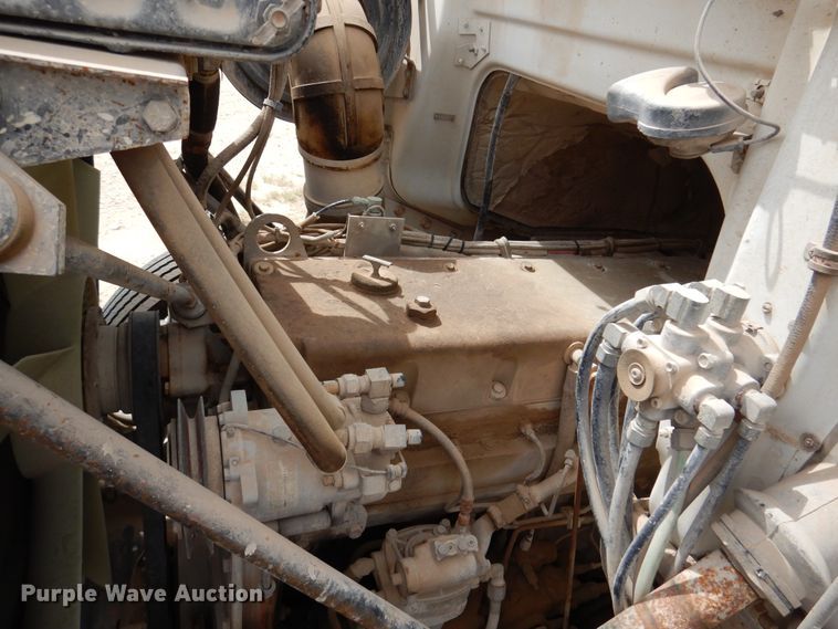 image for item DM6396 1989 White GMC WCS  semi truck