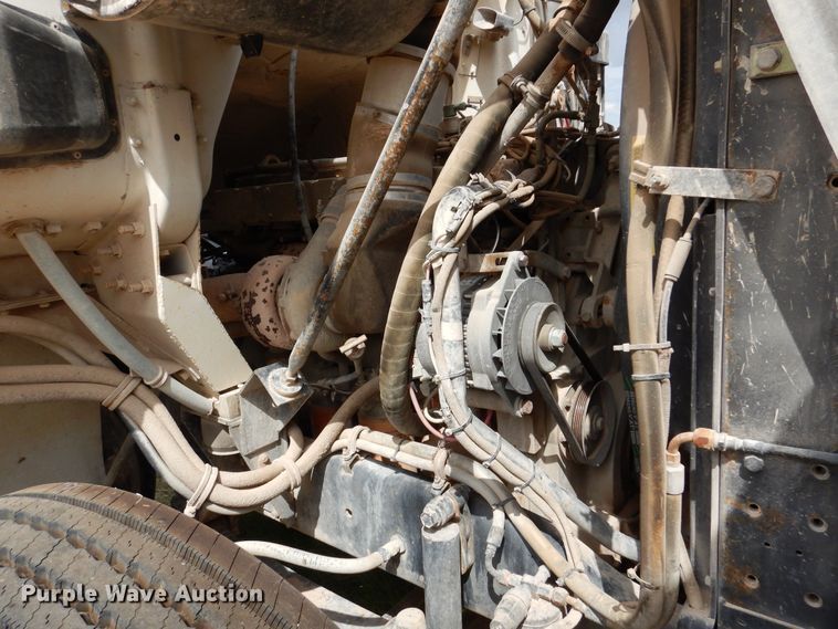 image for item DM6396 1989 White GMC WCS  semi truck