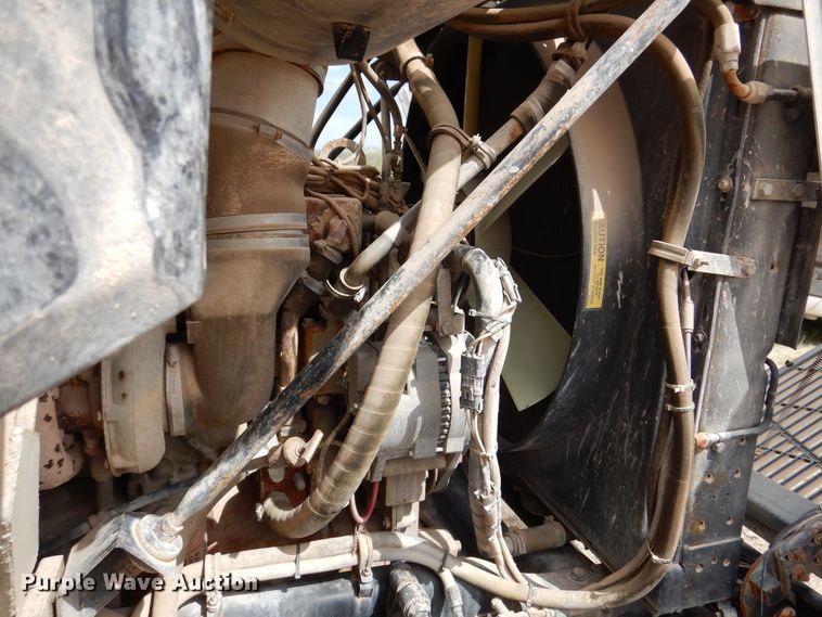 image for item DM6396 1989 White GMC WCS  semi truck