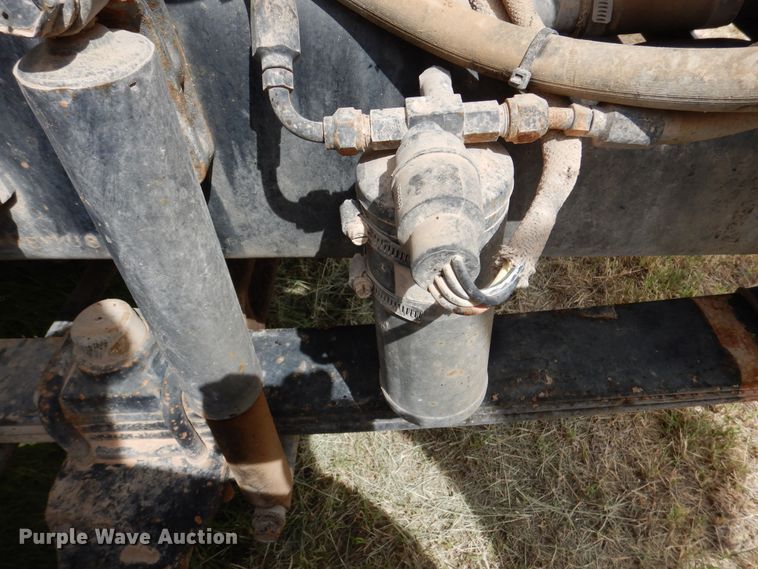 image for item DM6396 1989 White GMC WCS  semi truck