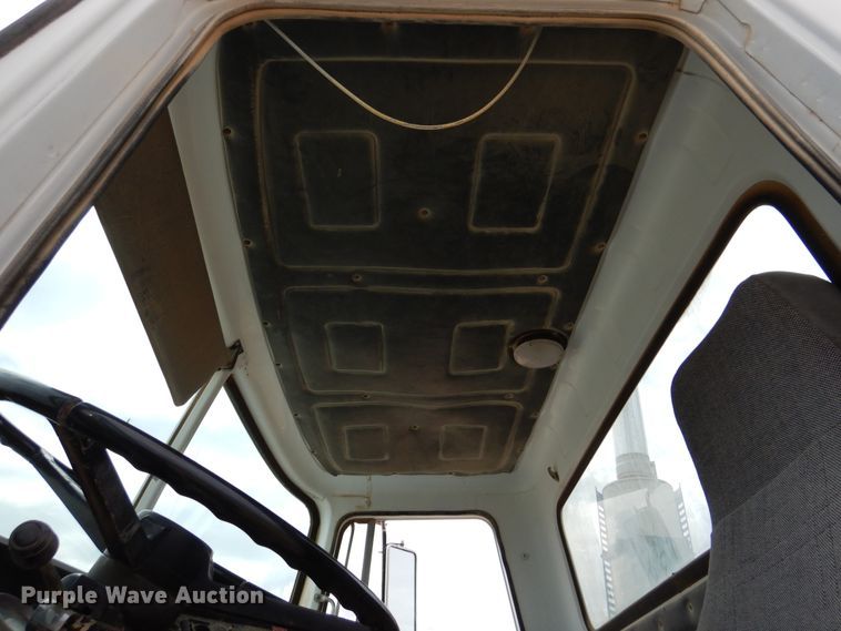 image for item DM6396 1989 White GMC WCS  semi truck