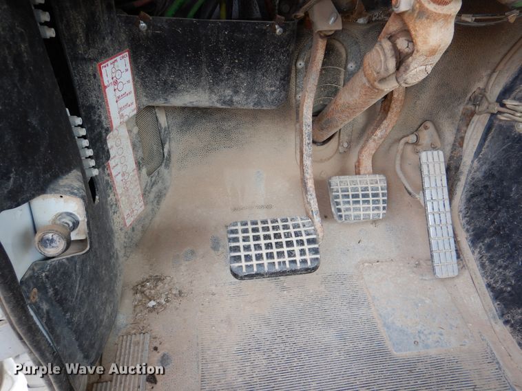 image for item DM6396 1989 White GMC WCS  semi truck