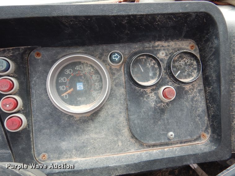 image for item DM6396 1989 White GMC WCS  semi truck