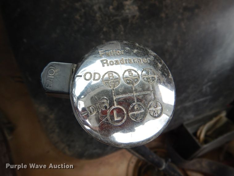 image for item DM6396 1989 White GMC WCS  semi truck