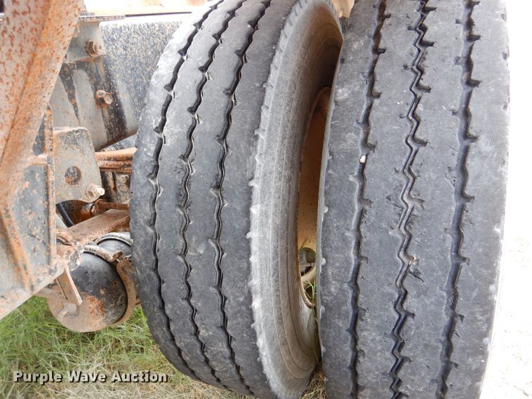 image for item DM6396 1989 White GMC WCS  semi truck