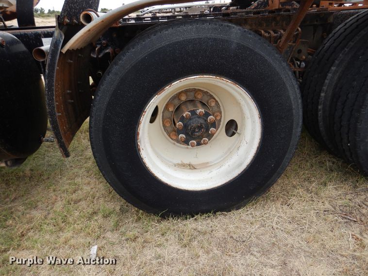 image for item DM6396 1989 White GMC WCS  semi truck