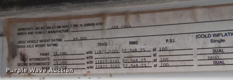 image for item DM6396 1989 White GMC WCS  semi truck