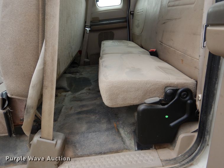 image for item DM6398 2000 Ford F250 Super Duty  SuperCab pickup truck