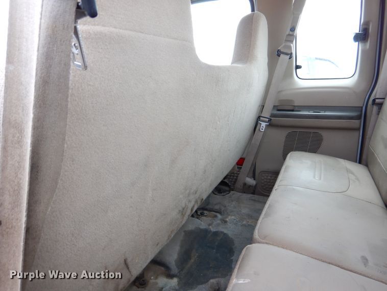 image for item DM6398 2000 Ford F250 Super Duty  SuperCab pickup truck