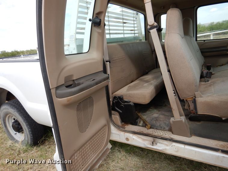 image for item DM6398 2000 Ford F250 Super Duty  SuperCab pickup truck