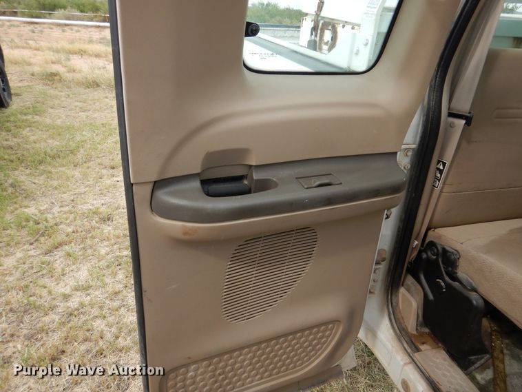 image for item DM6398 2000 Ford F250 Super Duty  SuperCab pickup truck