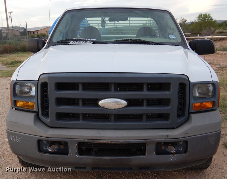 image for item DM6406 2005 Ford F250 Super Duty  SuperCab pickup truck