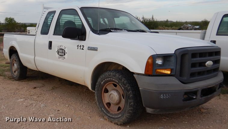 image for item DM6406 2005 Ford F250 Super Duty  SuperCab pickup truck