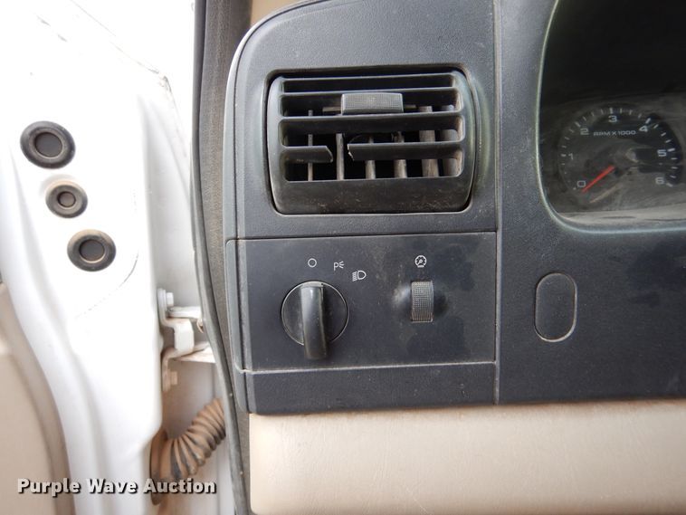 image for item DM6406 2005 Ford F250 Super Duty  SuperCab pickup truck