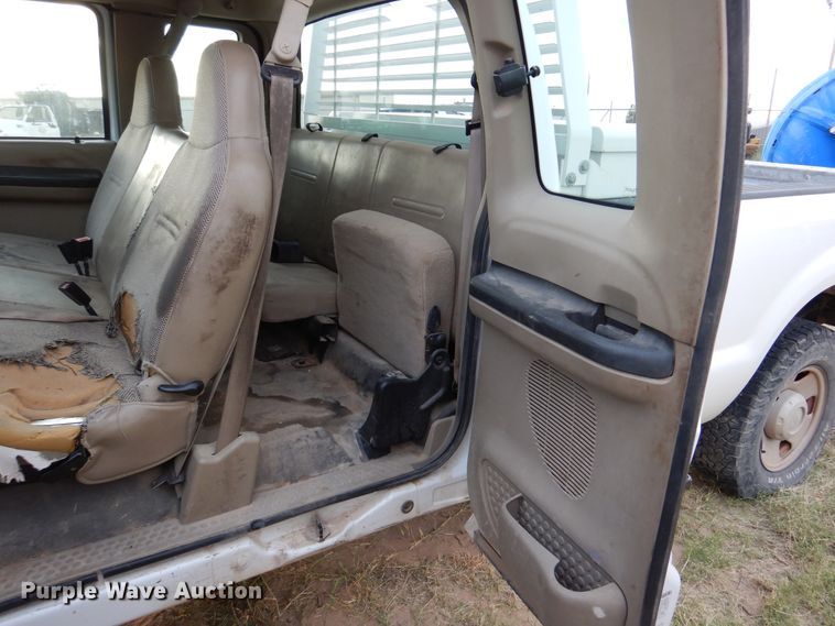 image for item DM6406 2005 Ford F250 Super Duty  SuperCab pickup truck