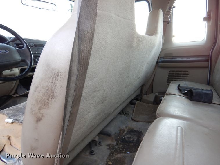 image for item DM6406 2005 Ford F250 Super Duty  SuperCab pickup truck