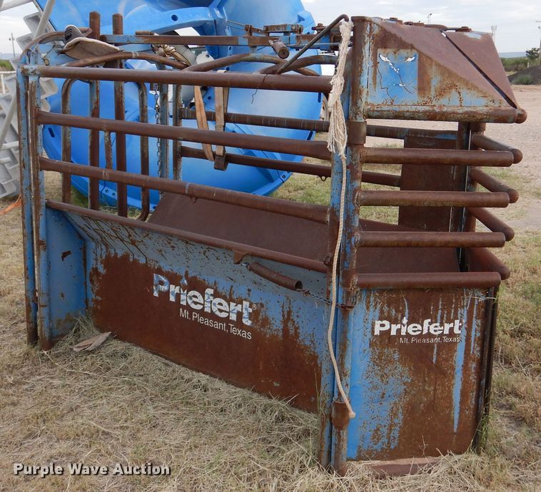 image for item DM6408 Priefert livestock chute