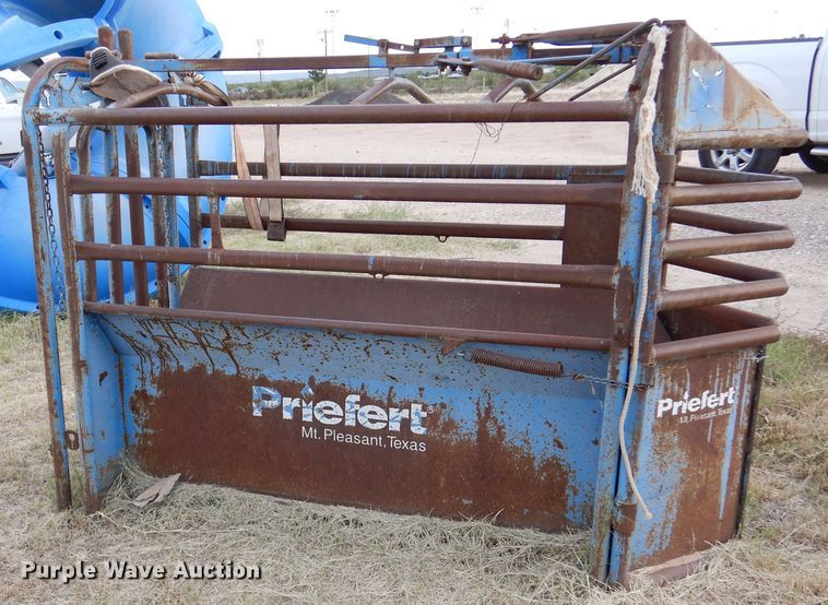 image for item DM6408 Priefert livestock chute