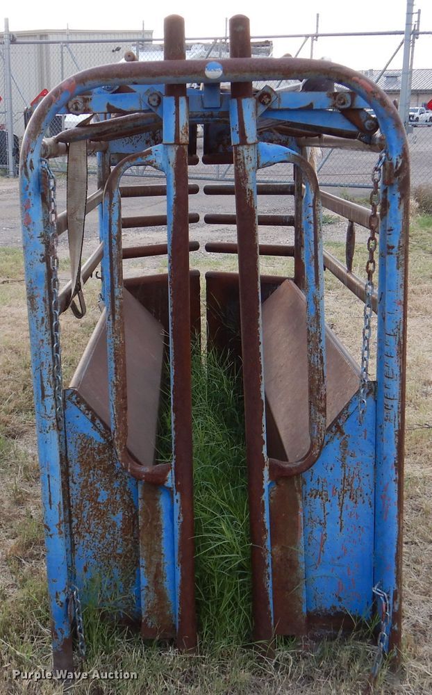 image for item DM6408 Priefert livestock chute