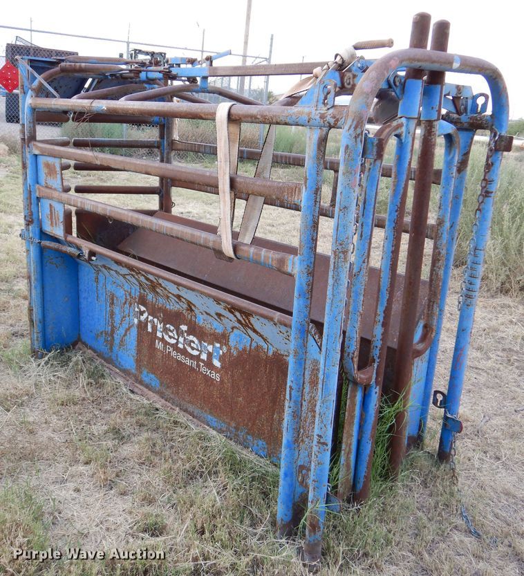 image for item DM6408 Priefert livestock chute