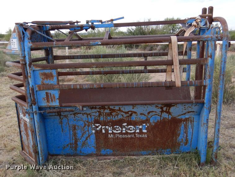 image for item DM6408 Priefert livestock chute