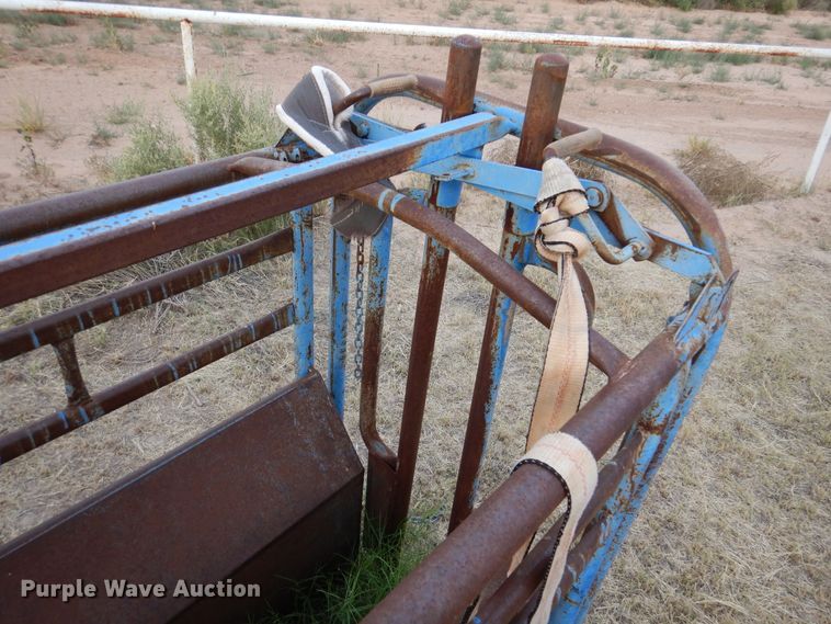 image for item DM6408 Priefert livestock chute