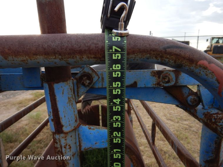 image for item DM6408 Priefert livestock chute