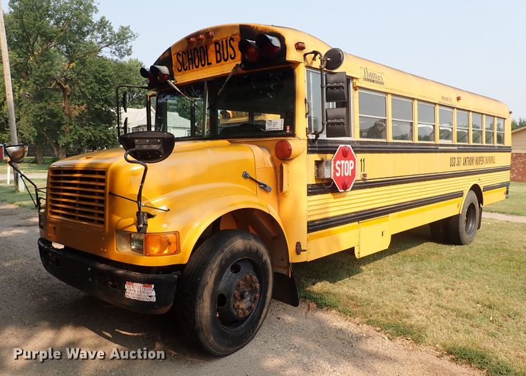 image for item DN1876 1996 International 3800  school bus
